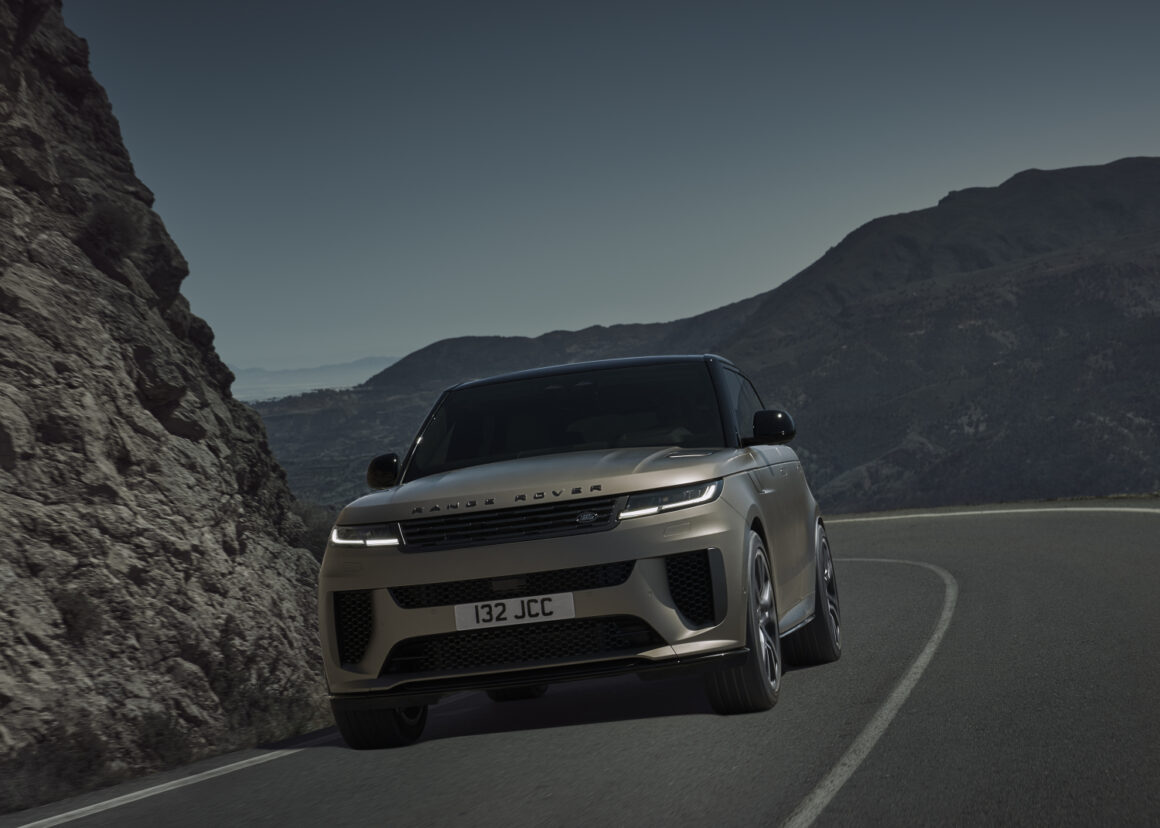 New Range Rover Sport SV: Modern Luxury Performance