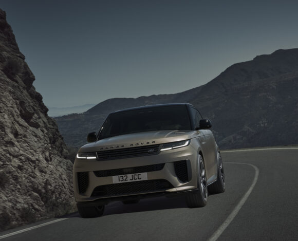 RRS_24MY_SV_LOCATION_002_310523 New Range Rover Sport SV: Modern Luxury Performance