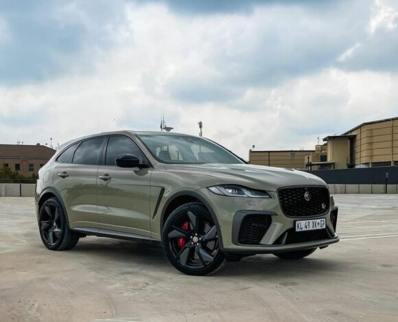 Jaguar F-Pace SVR